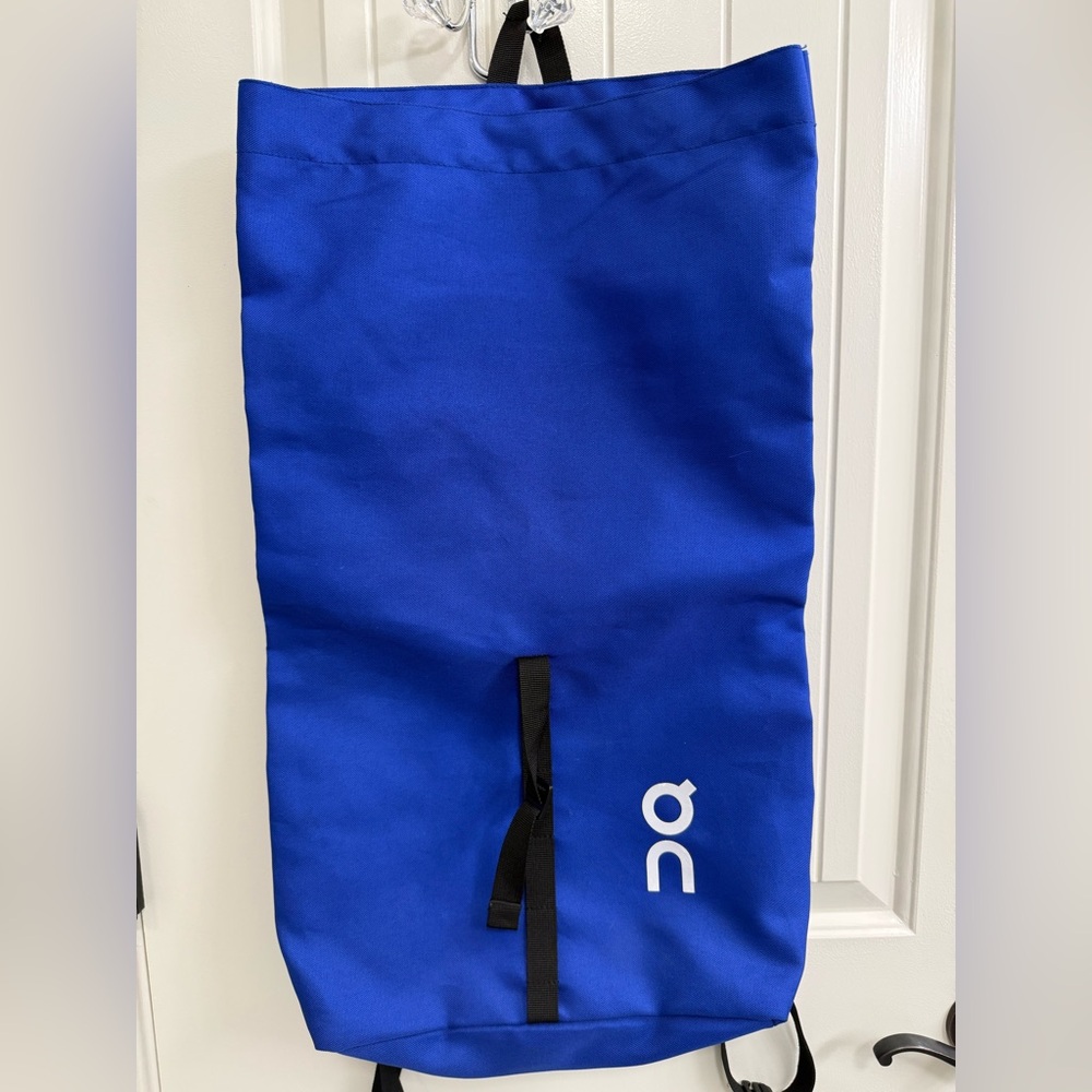 On Cloud Running Marketing Bag Backpack in Blue Inside zipper pouch